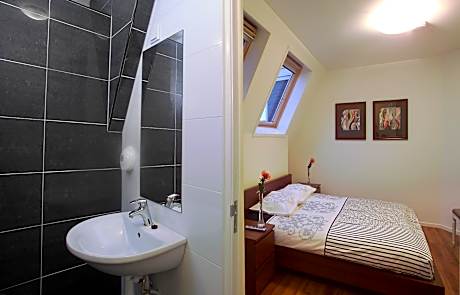 Apartment (4 Adults)