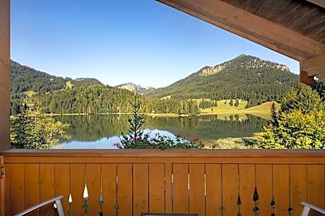 Deluxe Suite, 2 Bedroom Suite, Bedroom 1:, Bedroom 2:, Sofa bed, Lake view, Balcony