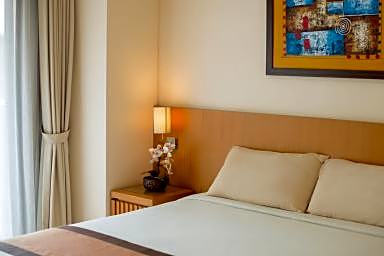 Puri Kiic Golf View Hotel