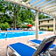 Howard Johnson by Wyndham Traverse City