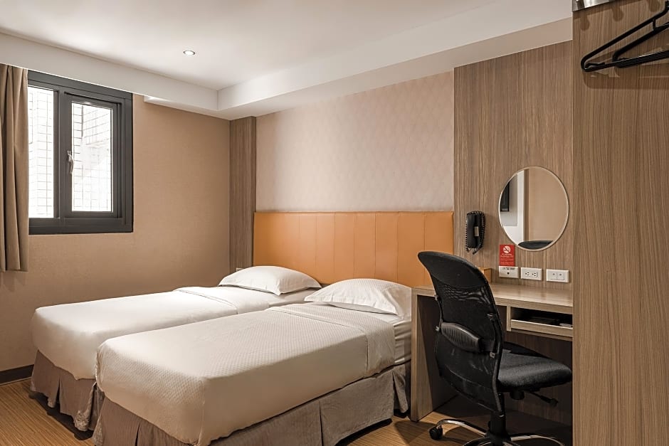 The Riverside Hotel International