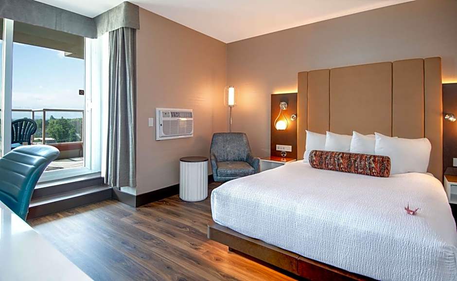 Coast Victoria Hotel & Marina by APA