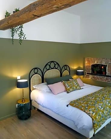 Deluxe Room with Spa Bath