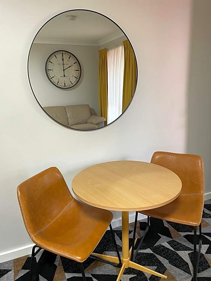 Cattlemans Country Motor Inn & Serviced Apartments