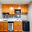Le Blanc Inn & Suites