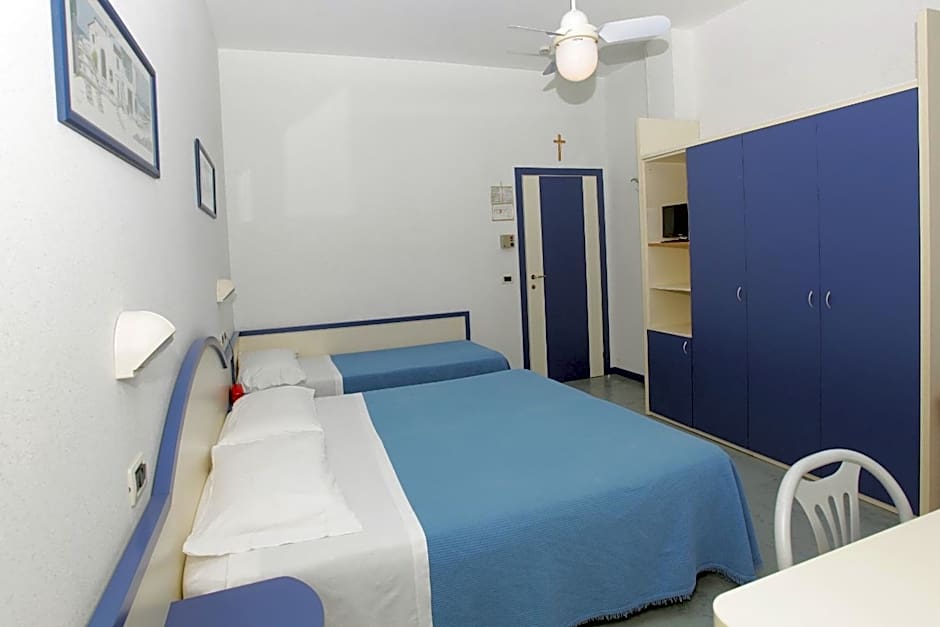 Photo 1 of 4 of Triple Room with Private Bathroom
