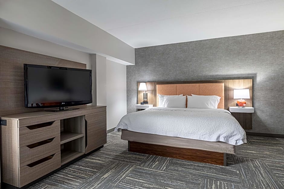 Hampton Inn By Hilton and Suites Knoxville-Downtown, TN