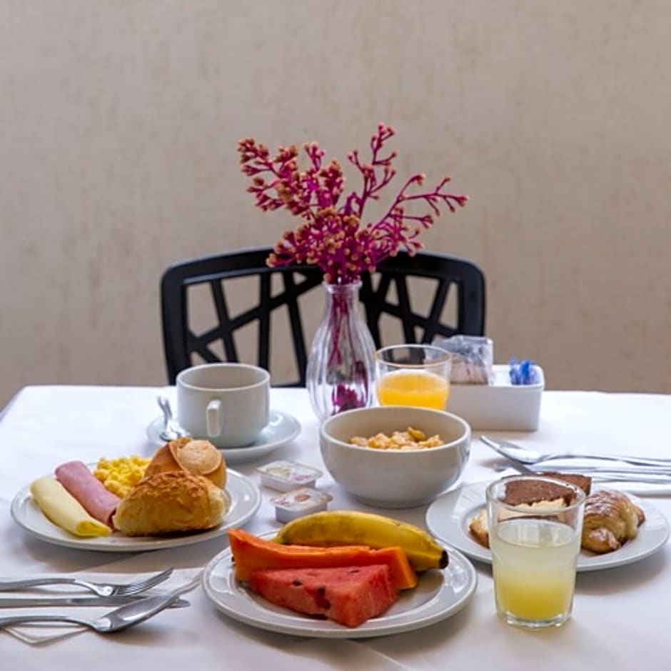 Rojas All Suites Hotel