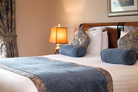 The Villa Rose Hotel & V-Spa