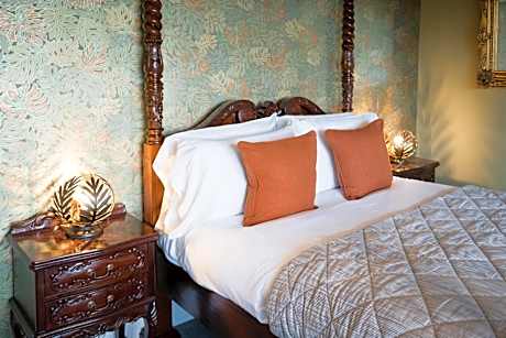 Suite with Spa Bath