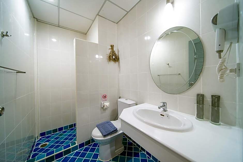 Patong Beach Side Hotel