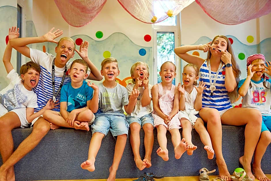 ROBINSON PAMFILYA - All Inclusive