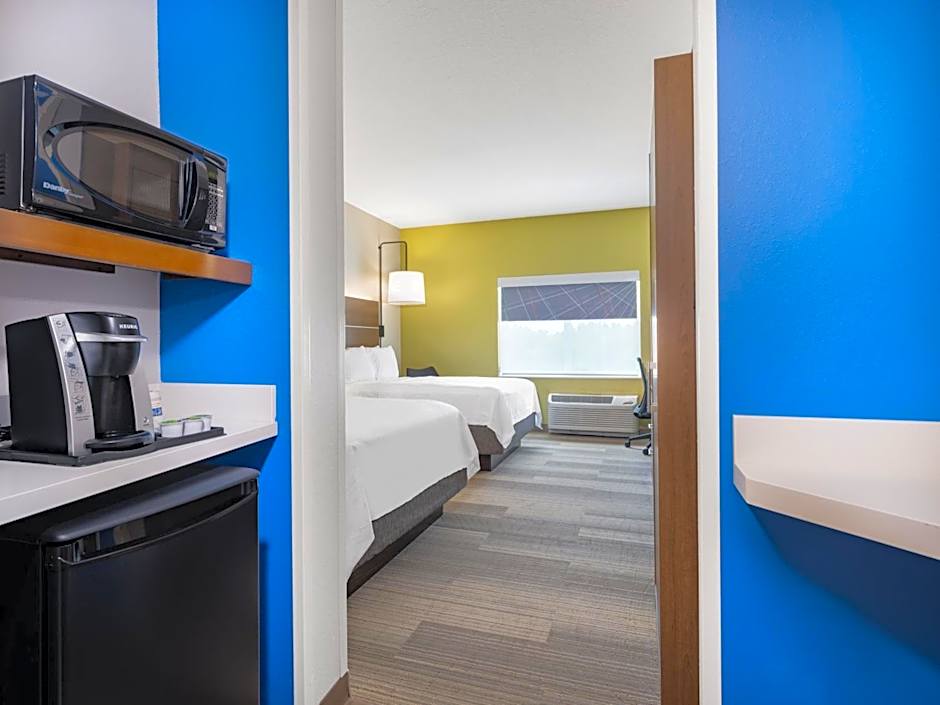 Holiday Inn Express And Suites Ruskin By IHG