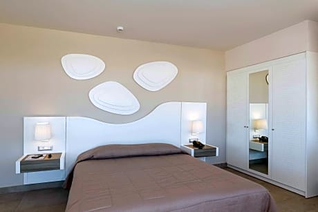 Double Room, Garden View (1 Double Bed and 1 Twin Bed)