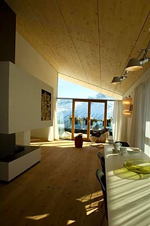 Superior One-Bedroom Apartment with Balcony