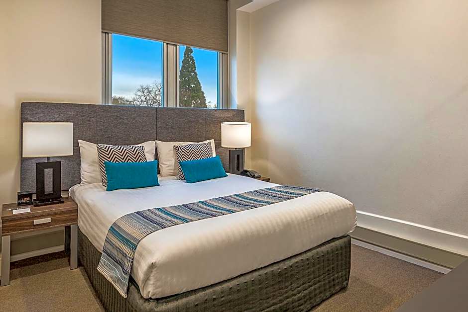 Mantra One Sandy Bay Road