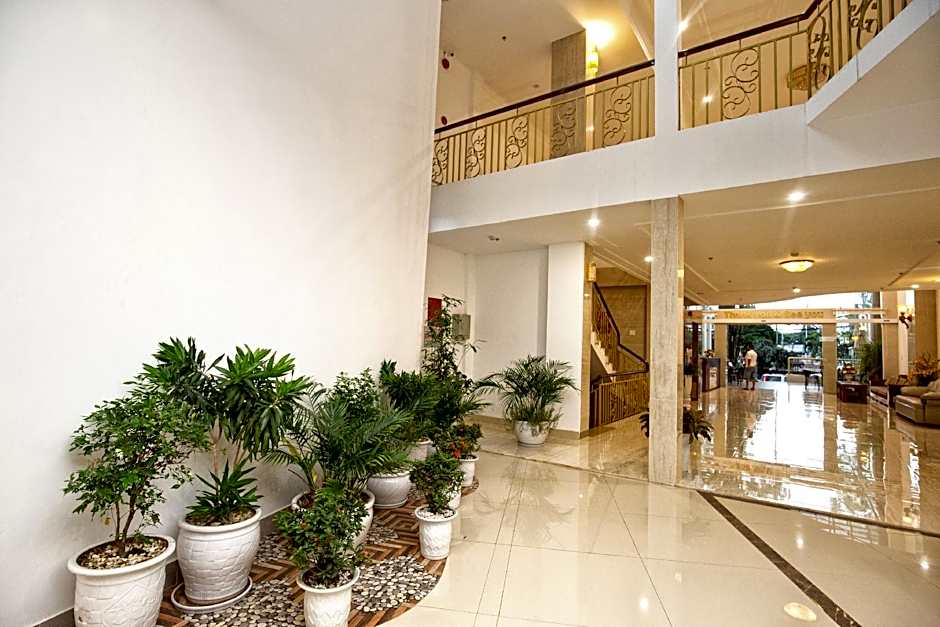 Le Centre Hotel