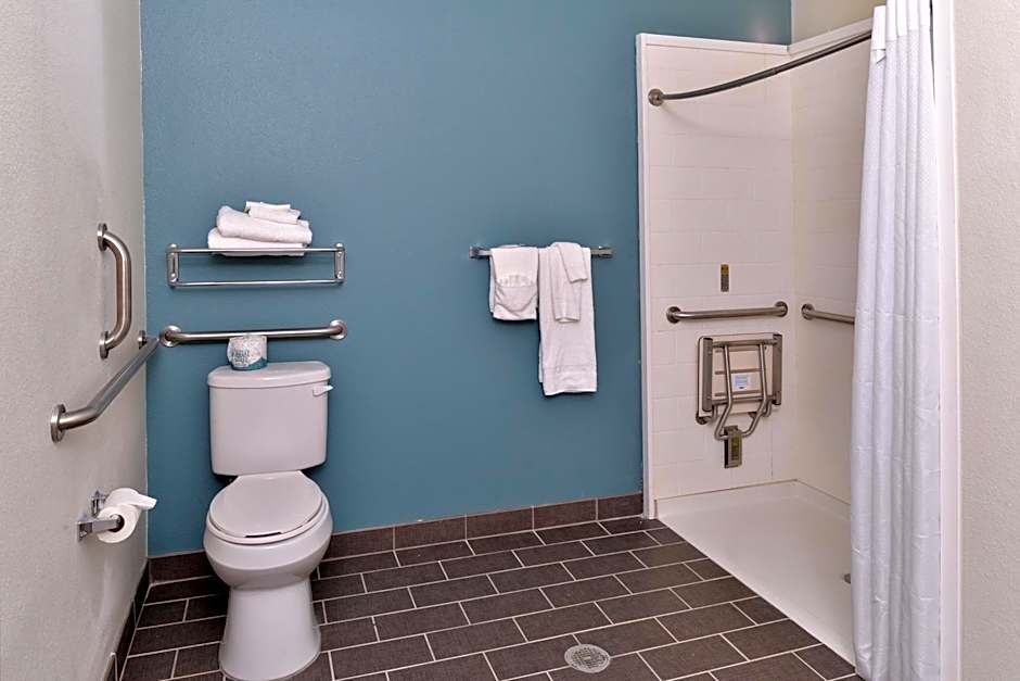 Sleep Inn & Suites Meridian - Bonita Lakes