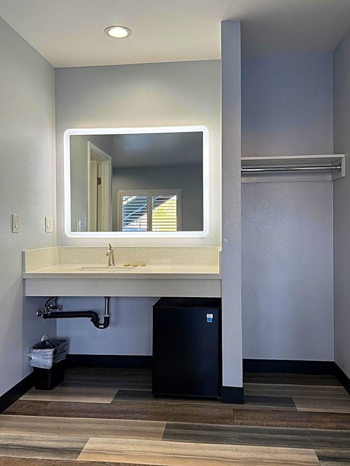 La Casa Motel, Burbank Airport