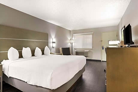 King Room - Mobility Accessible/Non-Smoking