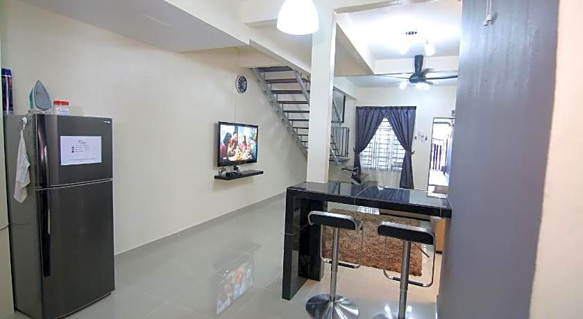 Homestay Hj Esmon 3 UTHM Parit Raja