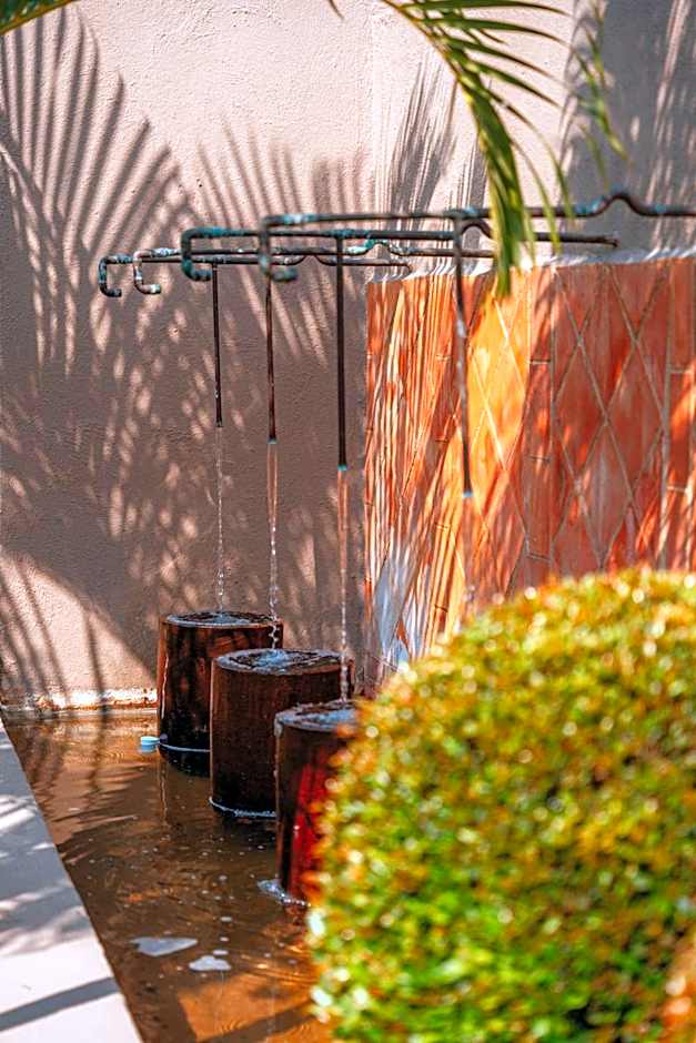 Bambuu Lakeside Lodge