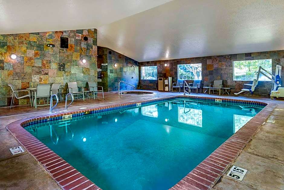 Comfort Inn & Suites Tualatin Lake Oswego South