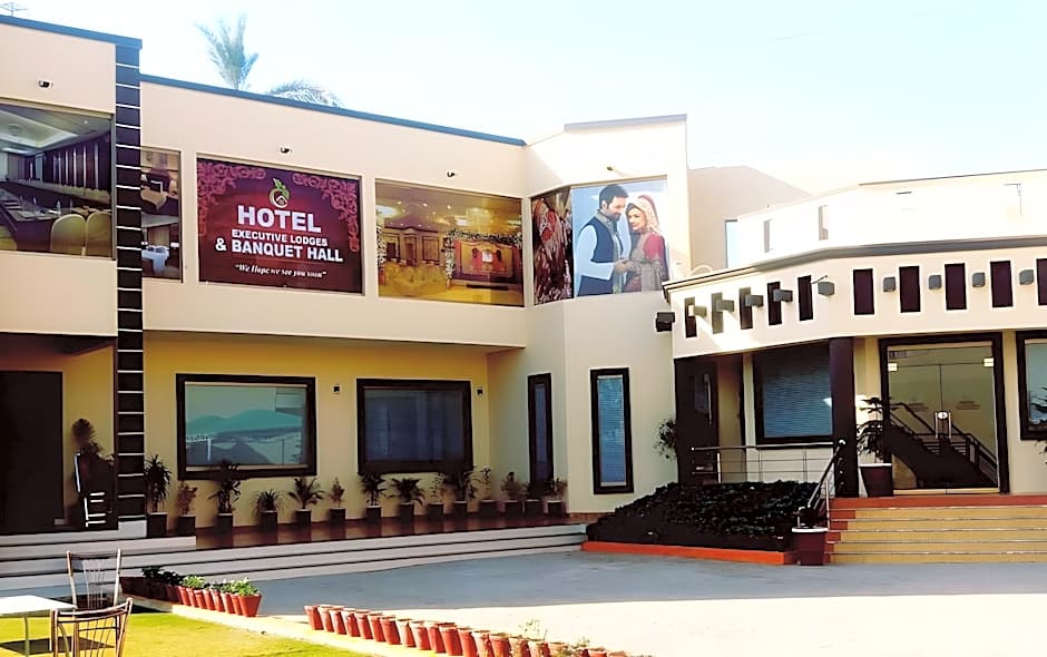 Hotel Executive Lodge