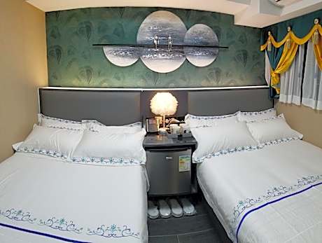 Deluxe Quadruple Room