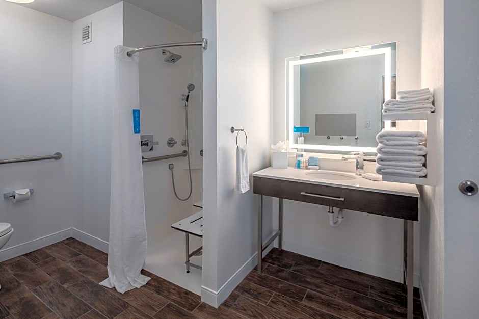 Hampton Inn Louisville Northeast