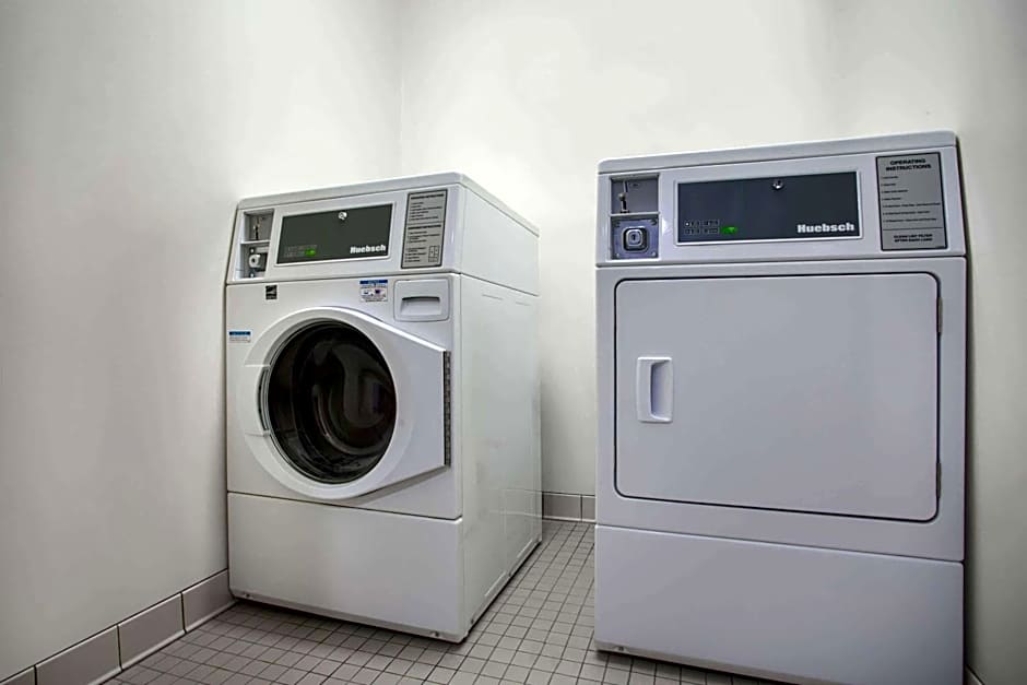 La Quinta Inn & Suites by Wyndham Roanoke Salem