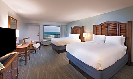 Deluxe Queen Room with Gulf View and Balcony