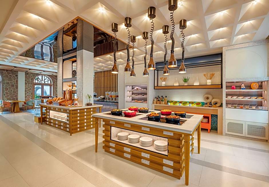 La Festa Phu Quoc, Curio Collection By Hilton