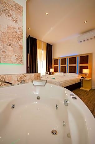 Deluxe Double or Twin Room with Spa Bath