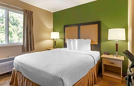 1 QUEEN BED | NON-SMOKING, KITCHEN, SOFA-BED