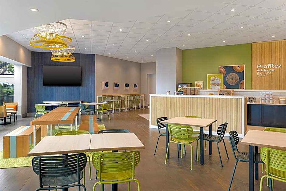 Spark by Hilton Montreal Brossard