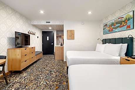 Superior Hotel Room with 2 Queens (BH2Q)