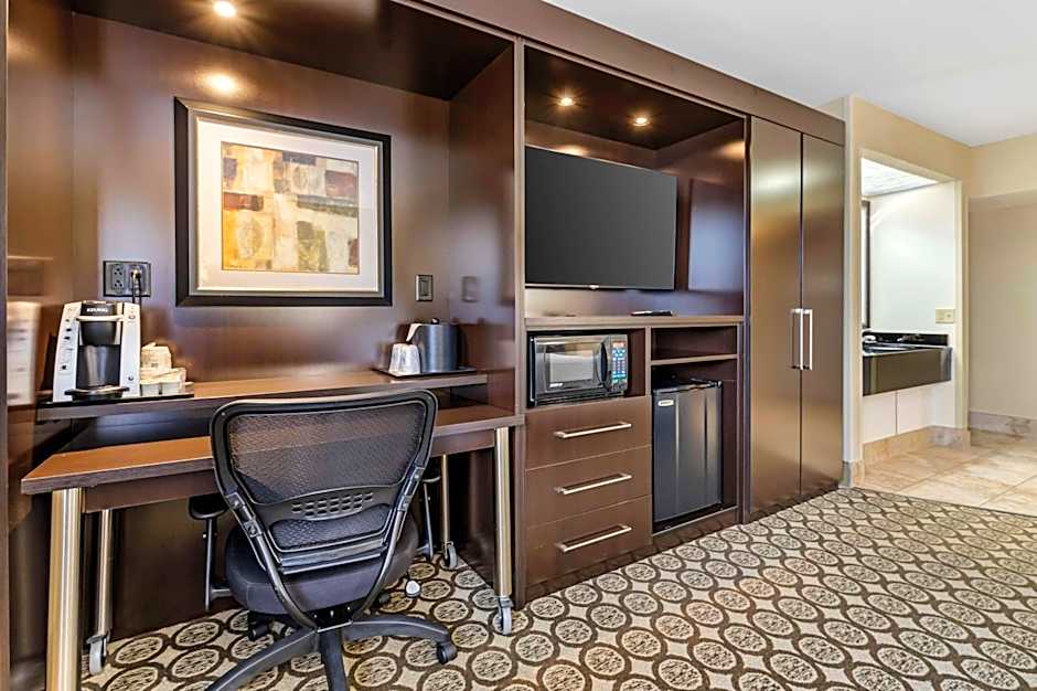 Best Western Plus Inntowner Madison