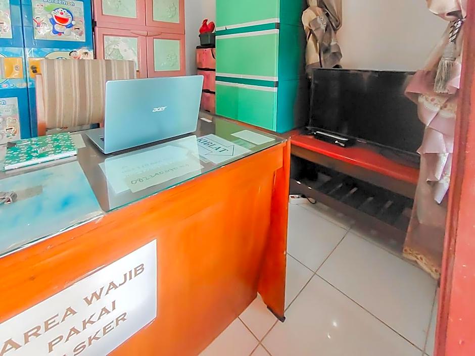 RedDoorz near Pamugaran Beach Pangandaran