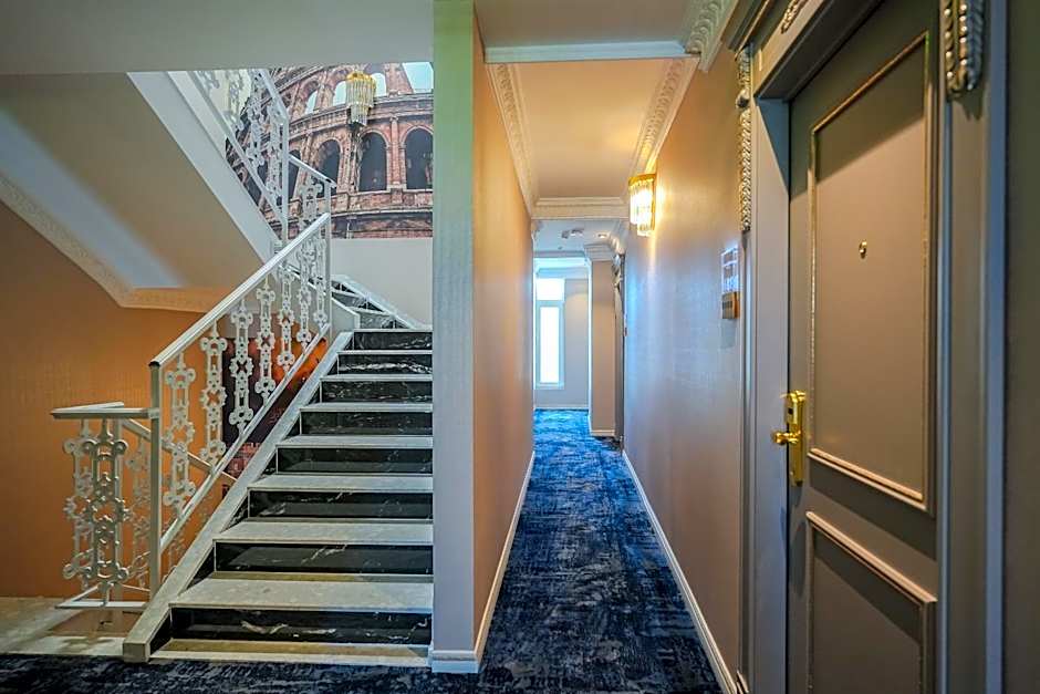 W Regal Boutique Hotel&Spa