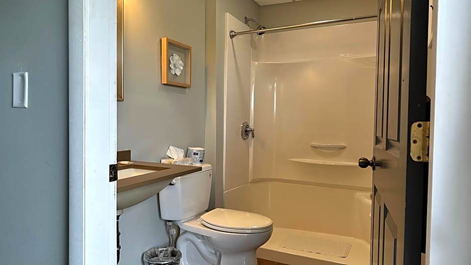 Colonial Valley Motel