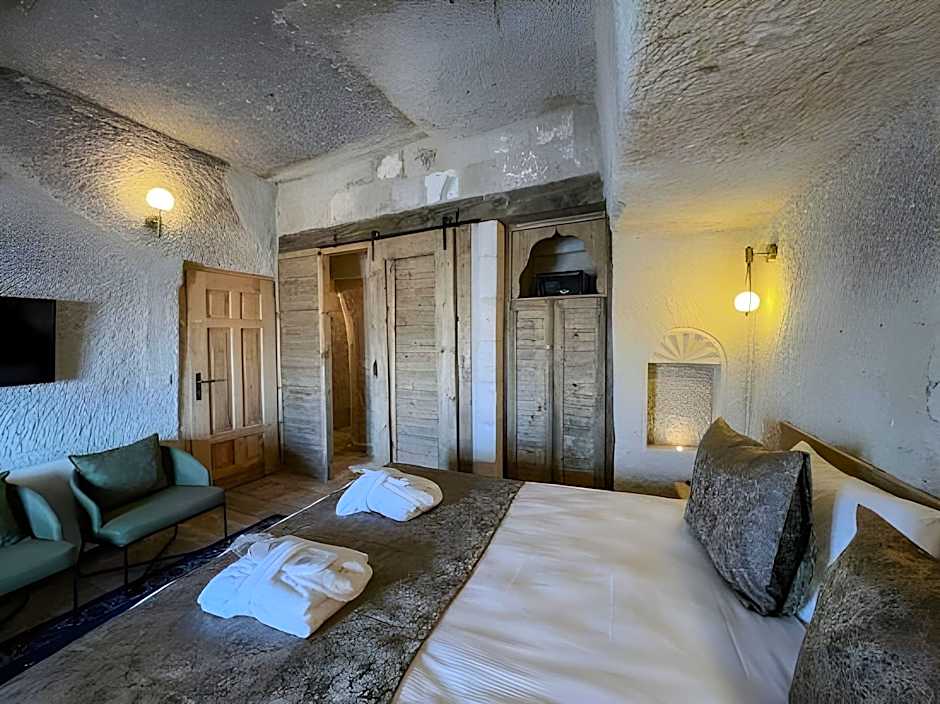 Cave Hotel Saksagan
