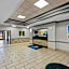 Days Inn & Suites by Wyndham Cedar Rapids
