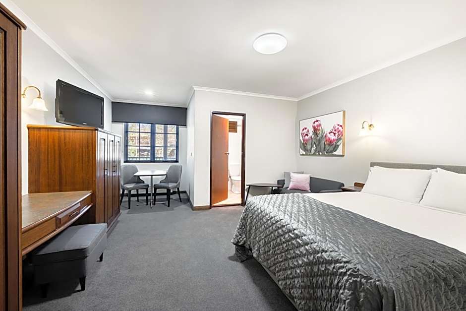 Adelaide Inn