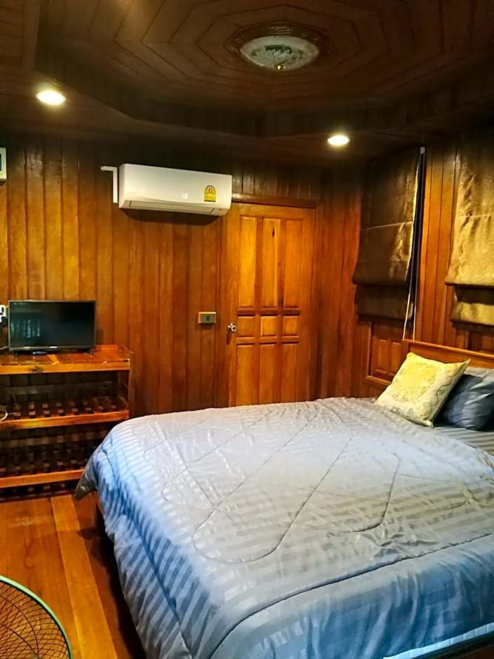 บ้านทะเลอิ่มเอม Bann Talay Im eimm