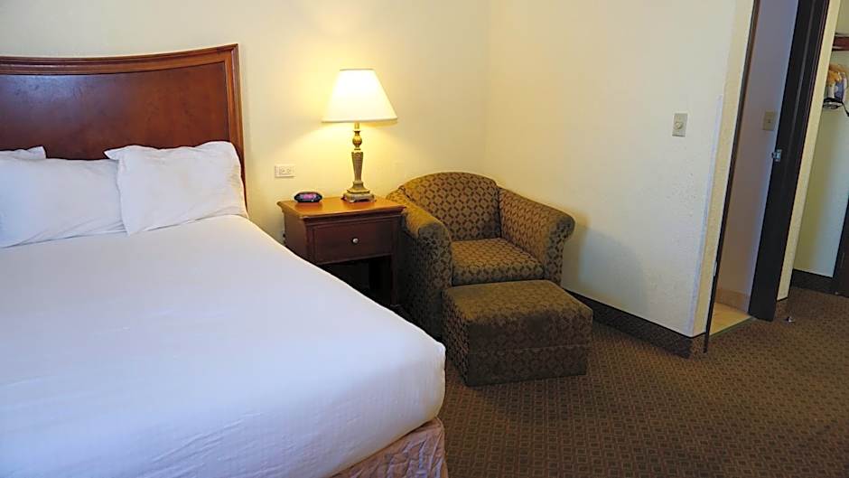 Baymont by Wyndham Arlington At Six Flags Dr