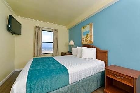 Queen Suite with Sea View