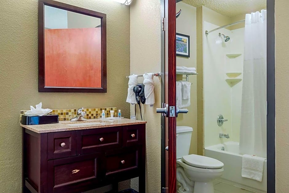 Comfort Suites Waco North - Near University Area