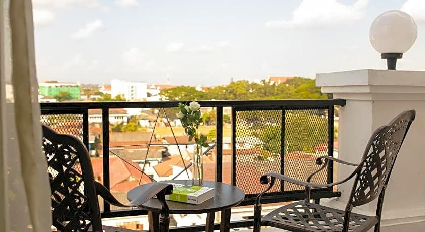 Azalea Parkview Hotel