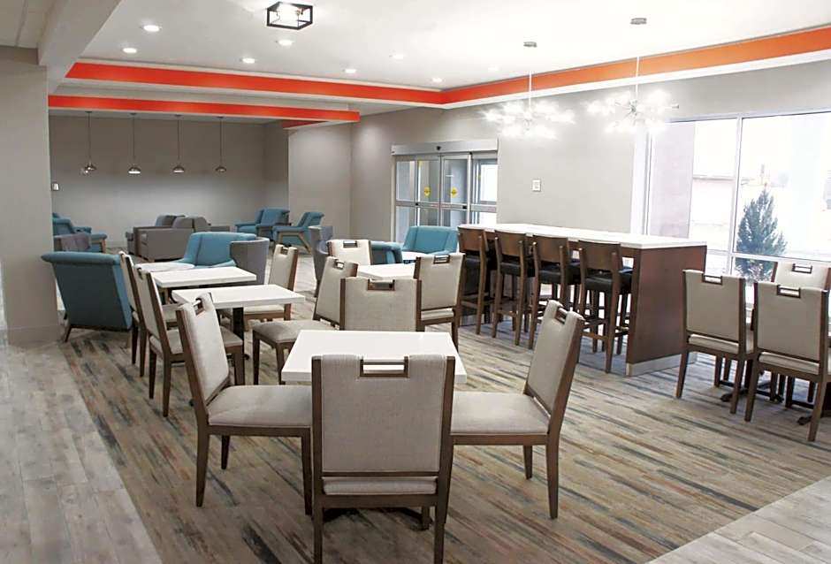 La Quinta Inn & Suites by Wyndham Pittsburg